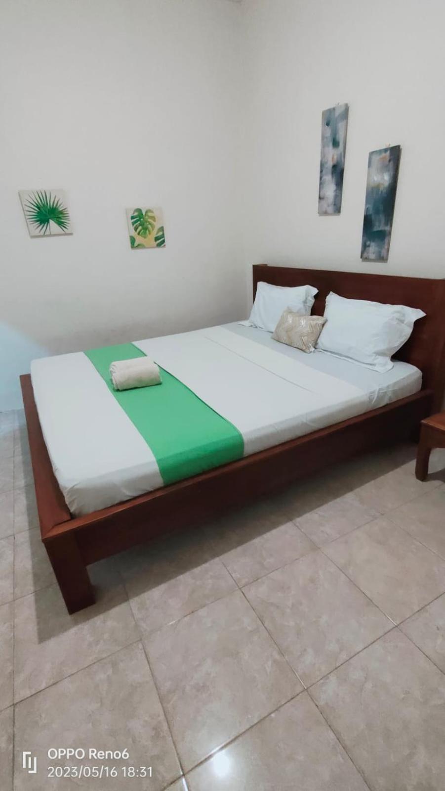 Pineapple Guest House Gili Air Exterior foto